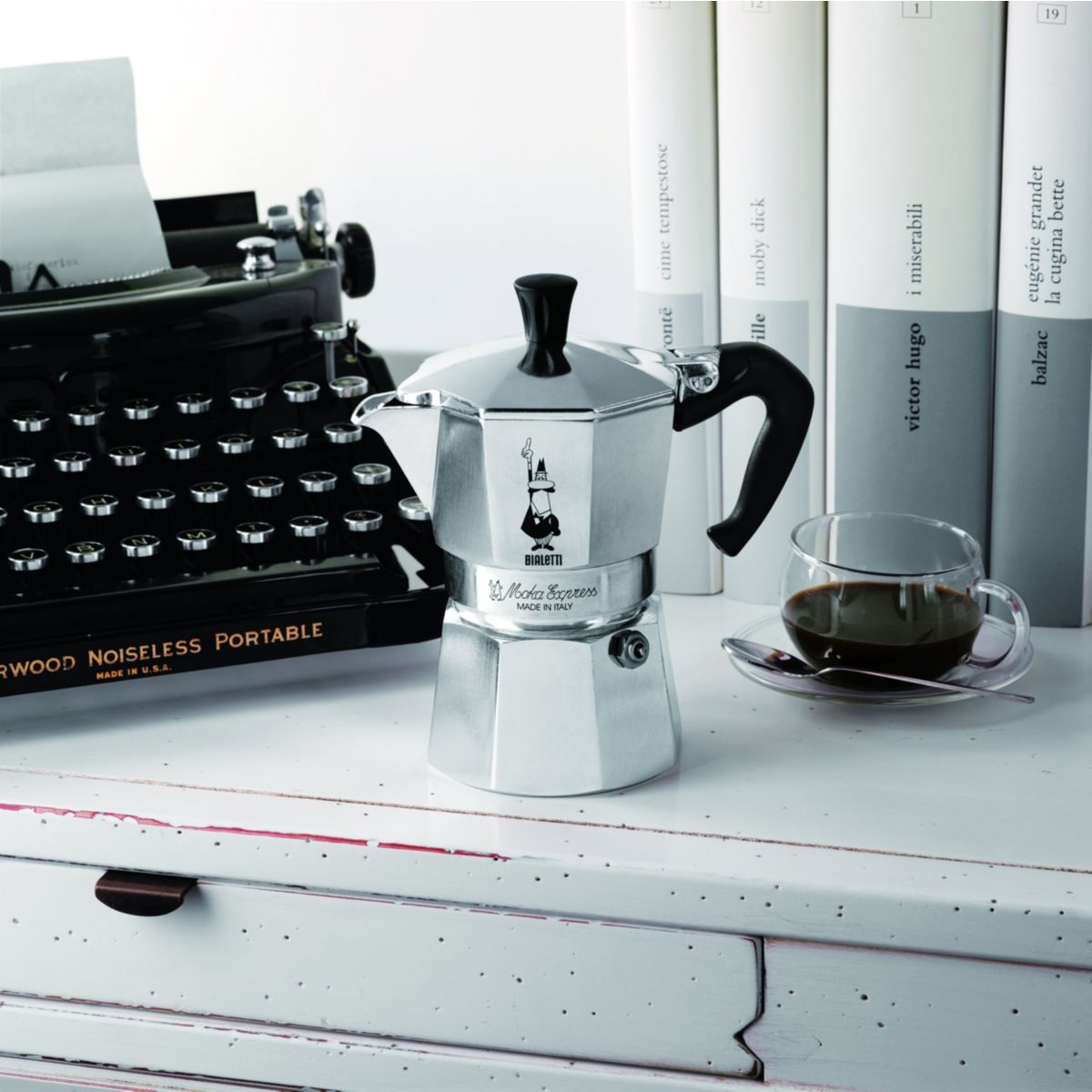 Cafetière italienne bialetti moka express 6 tasses - 20% de remise immédiate avec le code : fete20 (photo) Cafetière italienne bialetti moka express 6 tasses - 20% de remise immédiate avec le code : fete20 (photo)