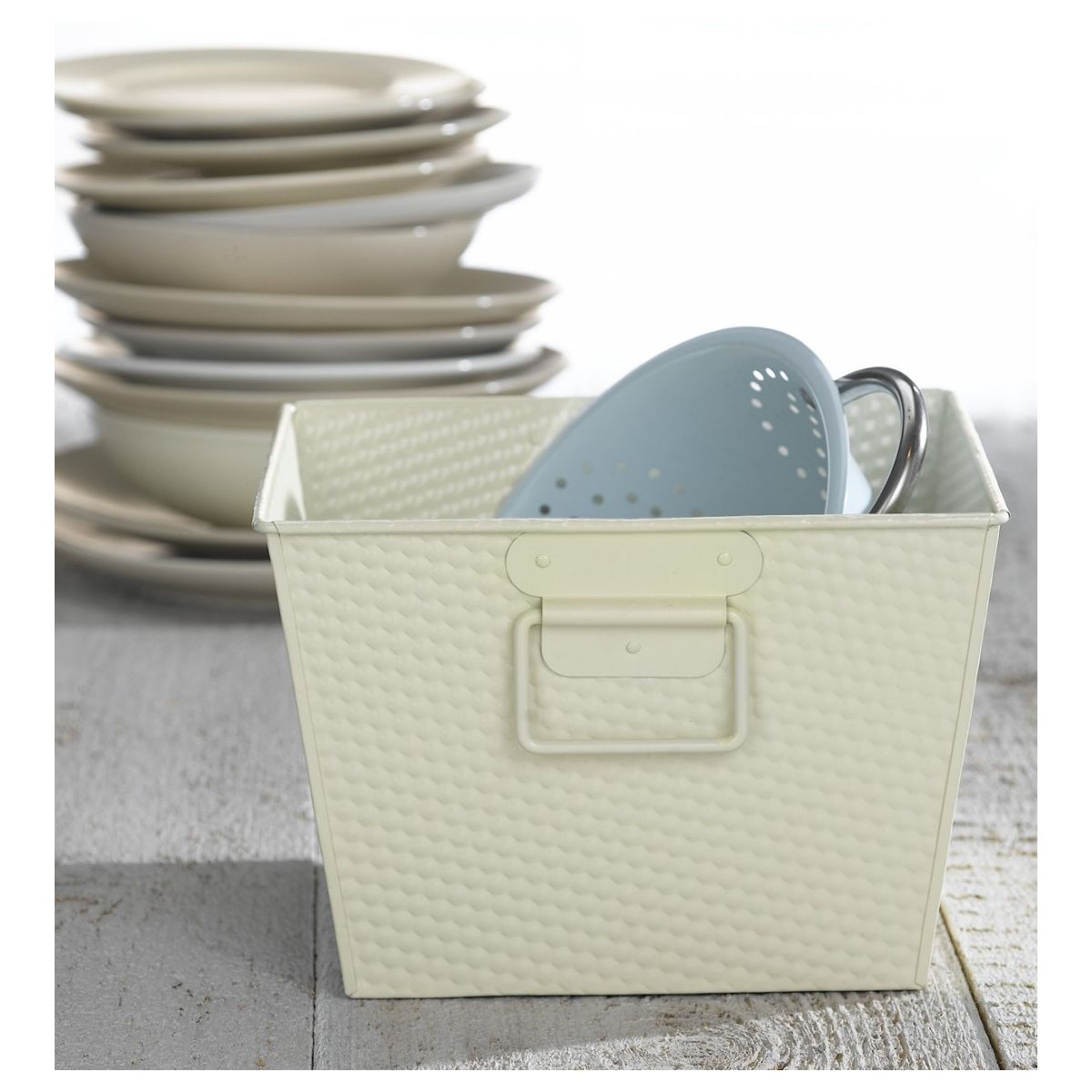 Panier cie europe bac en métal steed ivoire - 10% de remise immédiate avec le code : cool10 (photo) Panier cie europe bac en métal steed ivoire - 10% de remise immédiate avec le code : cool10 (photo)