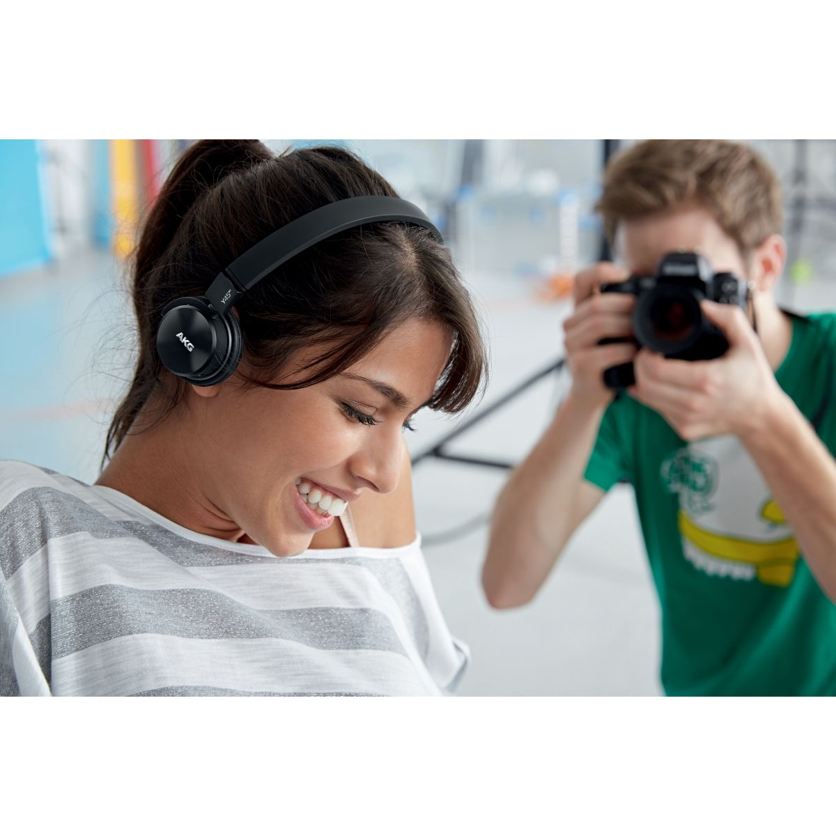 Casque bluetooth akg y45 bt blanc - livraison offerte : code livpremium (photo) Casque bluetooth akg y45 bt blanc - livraison offerte : code livpremium (photo)